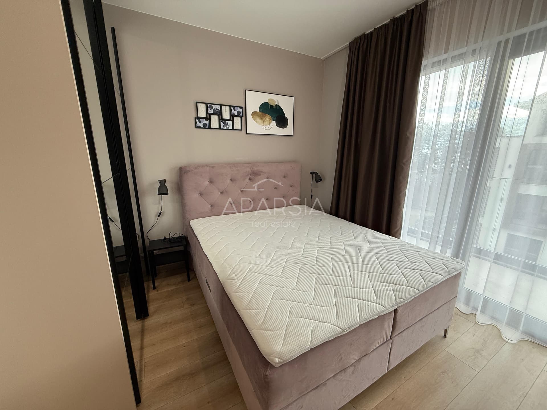 Venkovní bazén, slunicí zóna a bar přímo v areálu: Studio 45 m² za 87 600 €