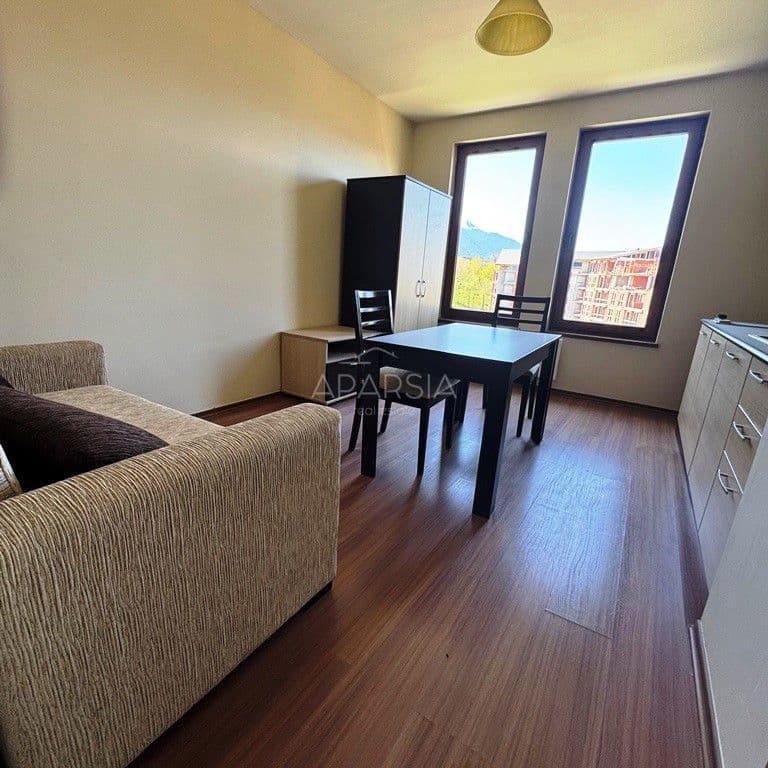 Panoramatický výhled na Pirin a 5* zázemí: zařízené studio za 40 000 €